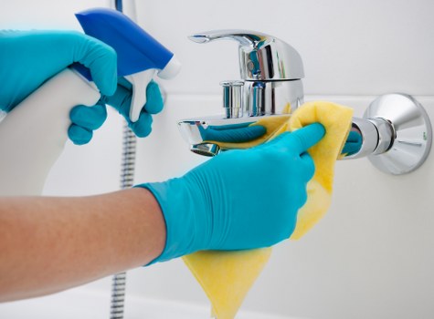 Professional cleaning of a commercial facade in Collierswood